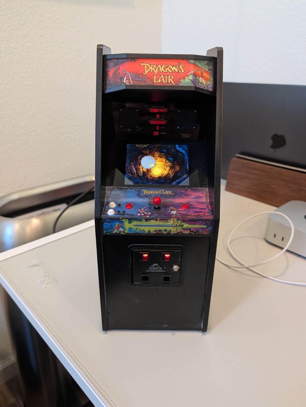 Dragon's Lair Arcade Black Overhaul New Wave Toys Replicade 1/6 Scale