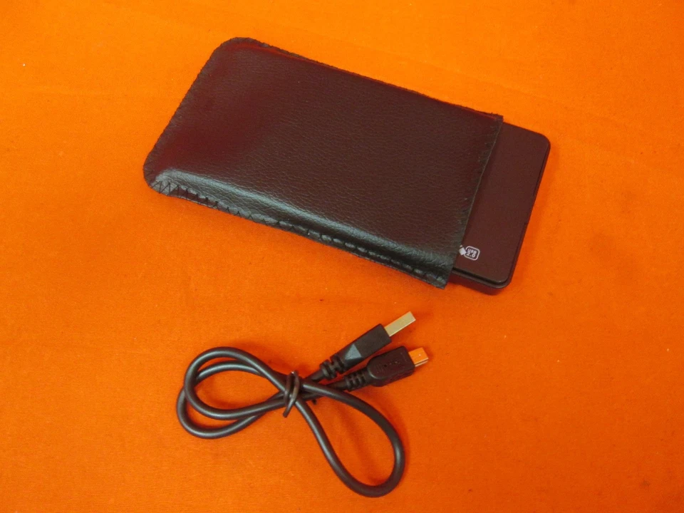 Disco duro externo de 2,5 pulgadas 500 GB USB 2.0 con estuche muy bueno 2295 Foto 2 de 2