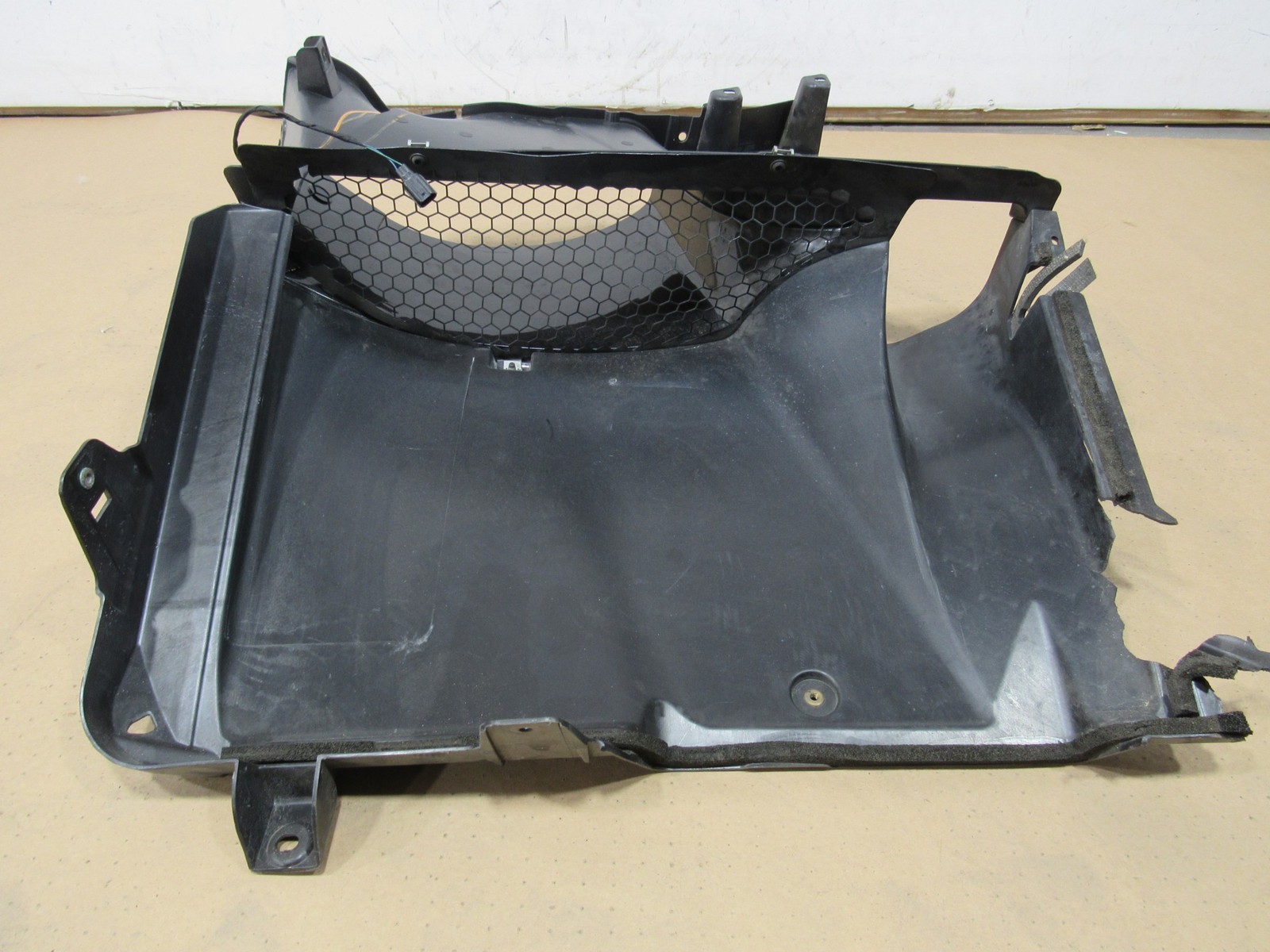 17-23 Mclaren 720S 2018 Rear Left Driver Radiator Air Duct Housing Panel !