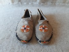 Vintge Native American Moccasins beads Lakota Tribe Medicine Wheel Design Colors