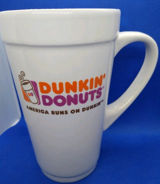 2013 Dunkin Donuts Tall 16 oz Coffee Drink Mug America Runs on Dunkin