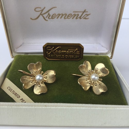 VTG Krementz 14kt Overlay Culture Pearls Flower Screw Back Earrings Box - Picture 3 of 10