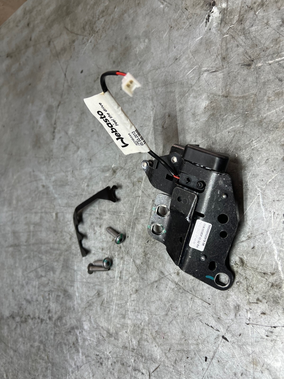 2015 MCLAREN 650S CONVERTIBLE TOP ROOF RIGHT SIDE LOCK LATCH PAD