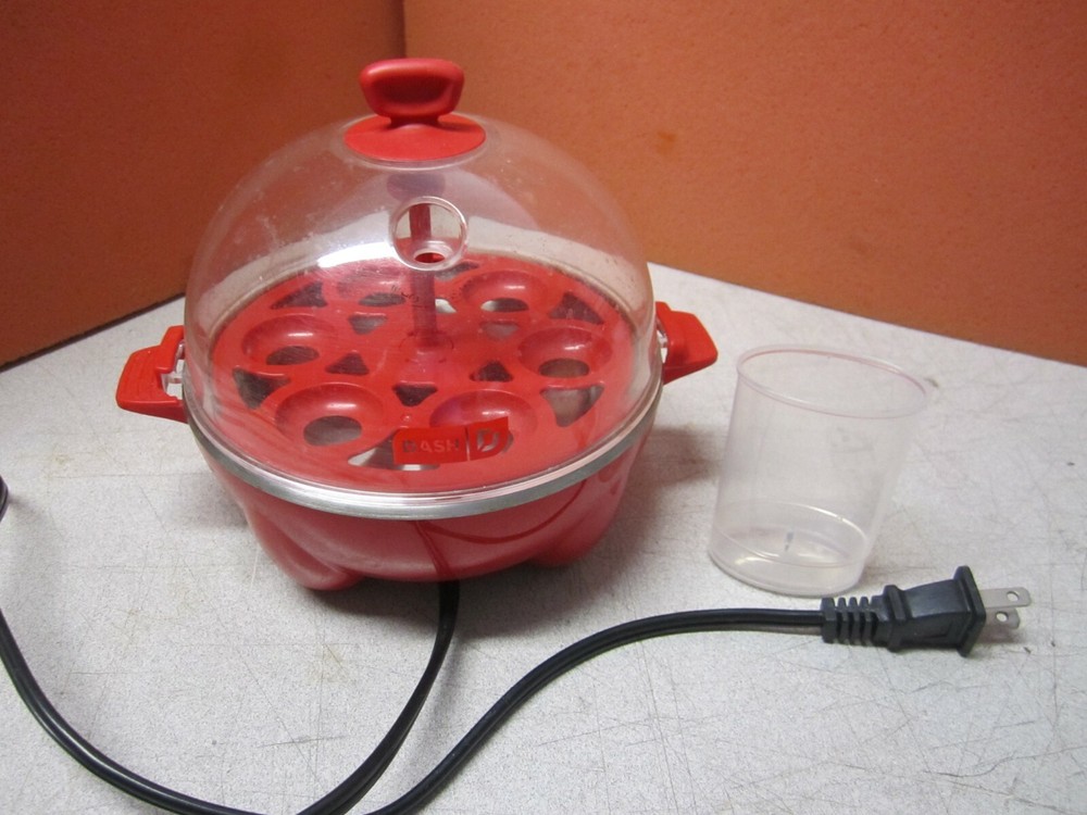 Dash Rapid Egg Cooker - 6 Egg Electric Cooker in Red Dash Rapid Egg Cooker - 6 Egg Electric Cooker in Red