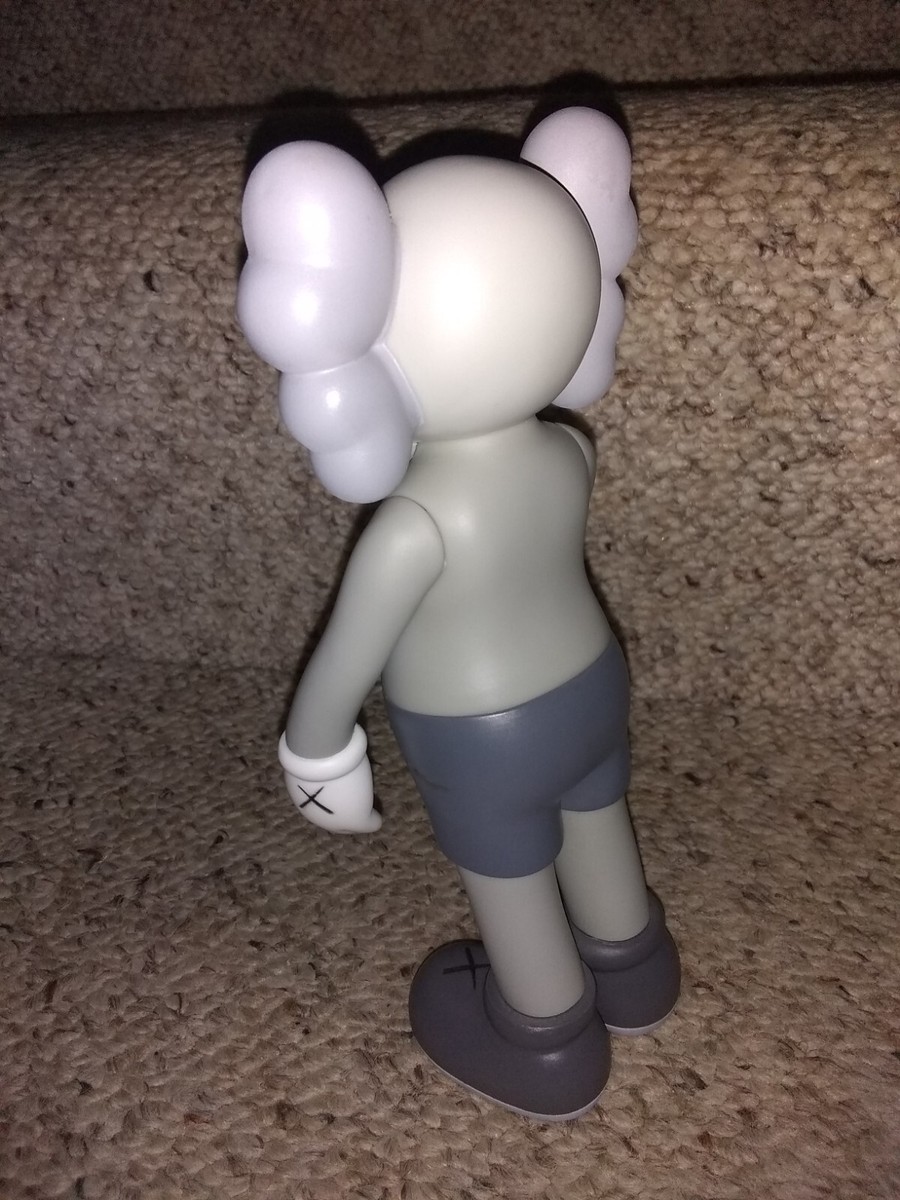 Kaws 16 Open Edition Medicom Toy Vinyl Figure Gray White 7 Kaws 16 Open Edition Medicom Toy Vinyl Figure Gray White 7