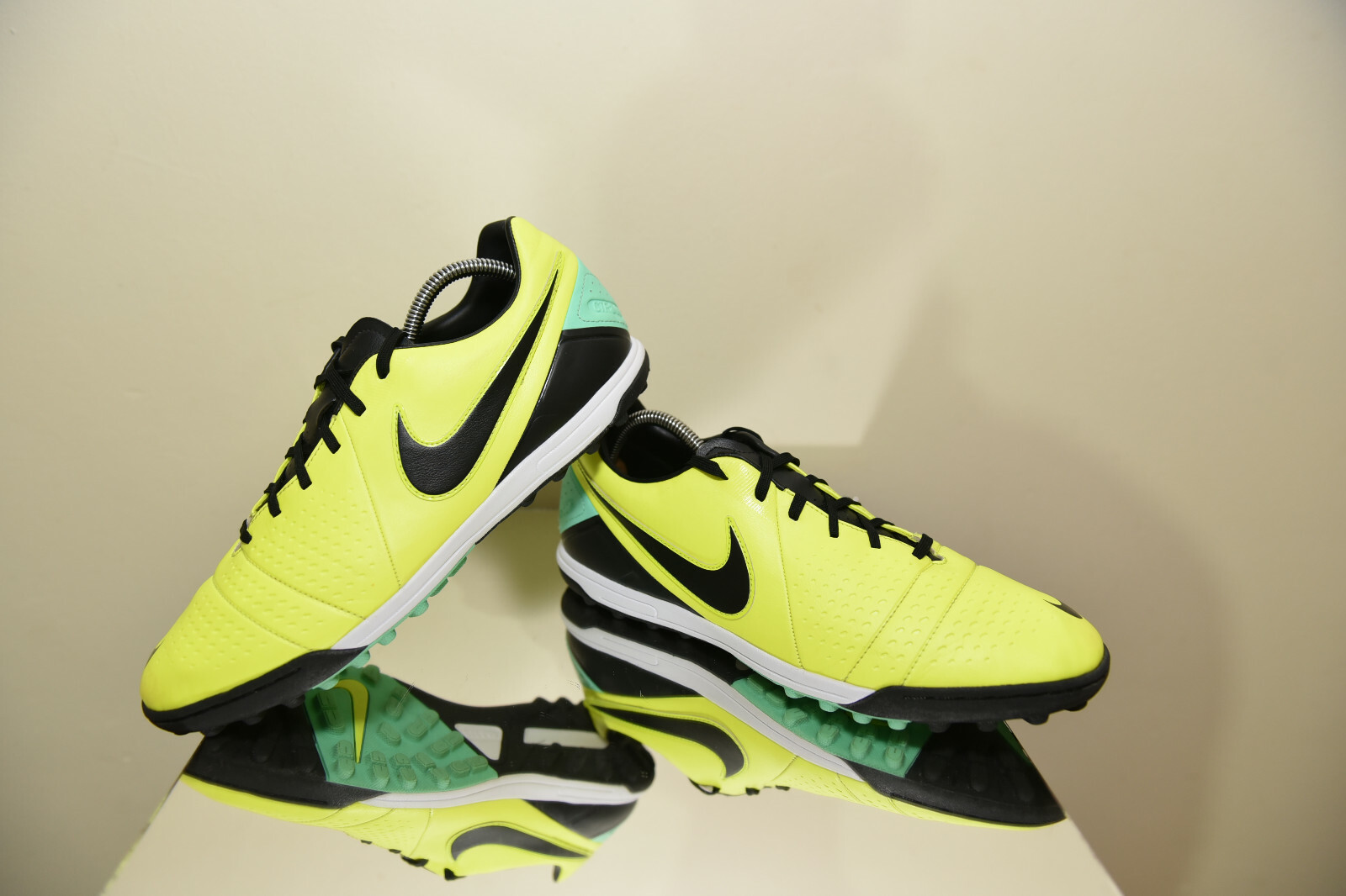 nike astro size 6