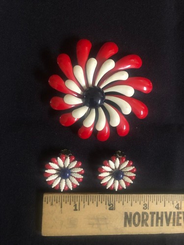 VTG FLORAL PATRIOTIC RED, WHITE & BLUE ENAMEL BROOCH & PAIR OF CLIP ON EARRINGS - Picture 7 of 8
