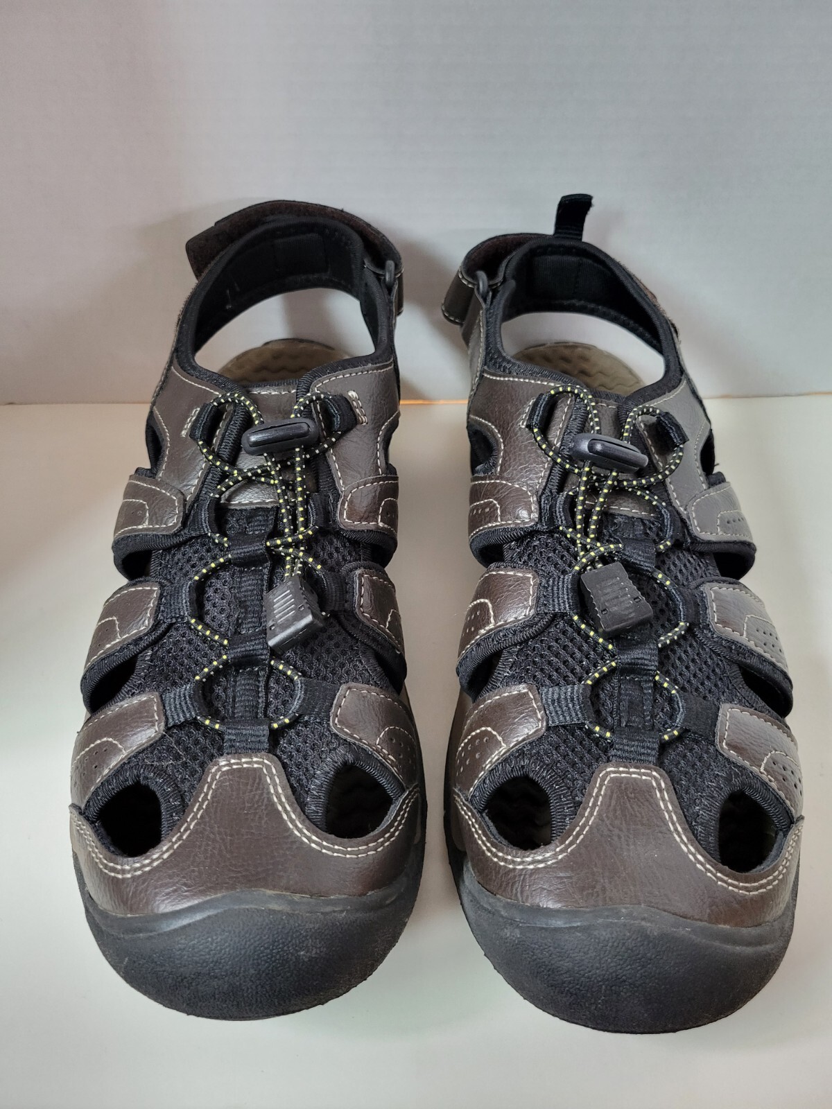 G.H. Bass Men's Water Shoes. Size 10.5 