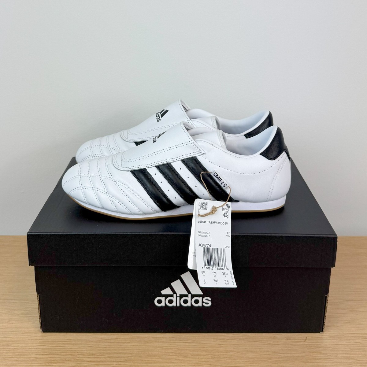 最終値下げ！新品　adidas TAEKWONDO シューズ 黒/白 箱付き ADIDAS TAEKWONDO SHOES/DYNAMIC/Addidas TKD SHOES/Hapkido