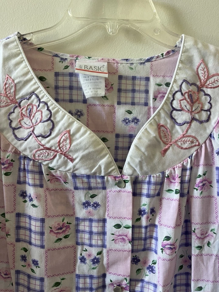 Abrigo/plumero vintage con estampado floral y a cuadros frente a presión talla S rosa casa de campo Foto 2 de 4