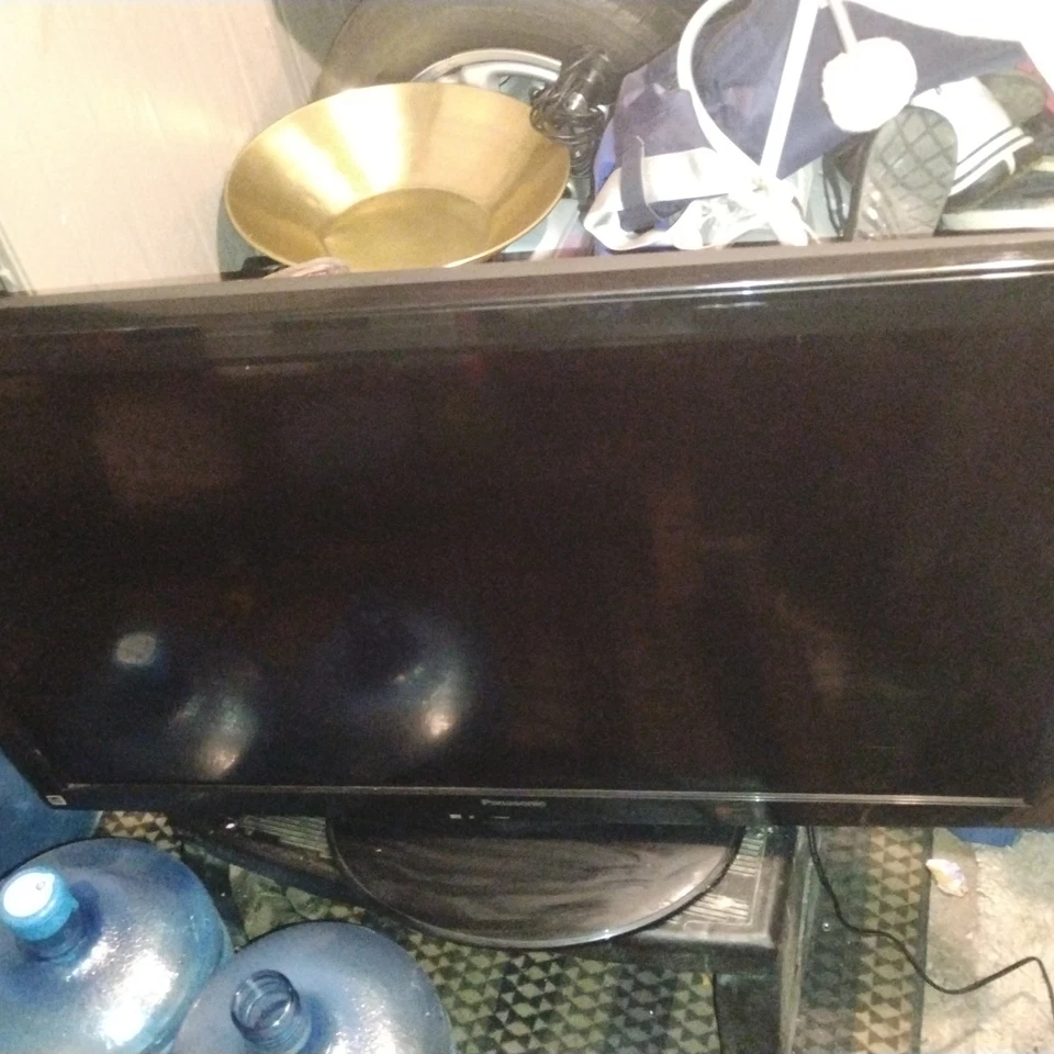 Panasonic Viera 42" 720p HD Plasma TV Stand Remote Book TH-42PX75U Tested Works - Image 4 of 4