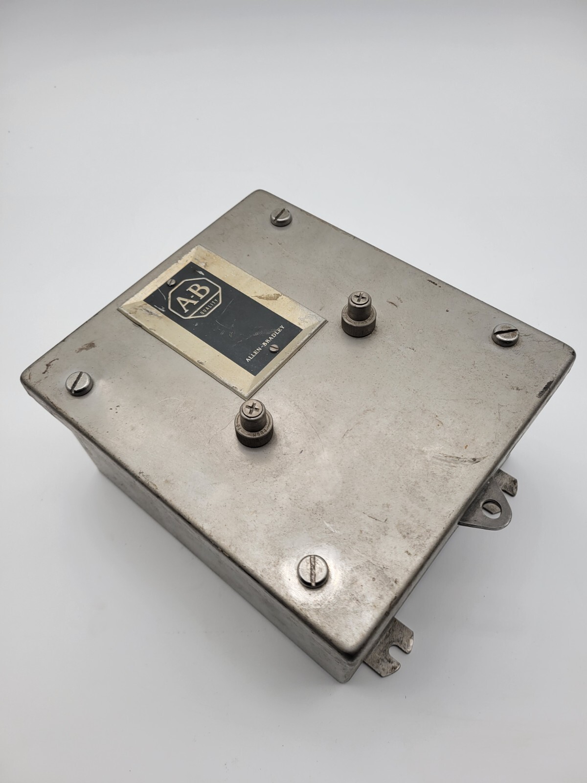 Allen Bradley 709-BCA Starter Enclosure Assembly 71A86 120/110V Coil N22 Heaters