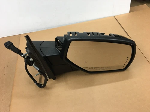 2014-2018 Chevy Silverado GMC Sierra Right Passenger Side Signal Door Mirror OEM