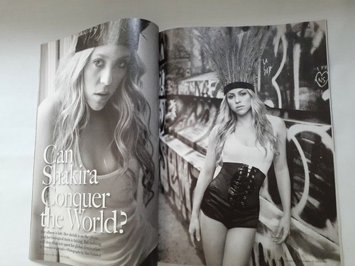 November 2009 Rolling Stone Magazine Can Shakira Conquer the World? Rivers Cuomo - Picture 4 of 5