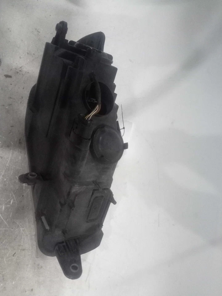 2011 Volkswagen CC Left Headlight Assembly Halogen 12863 Used 118K Miles - Imagem 2 de 3