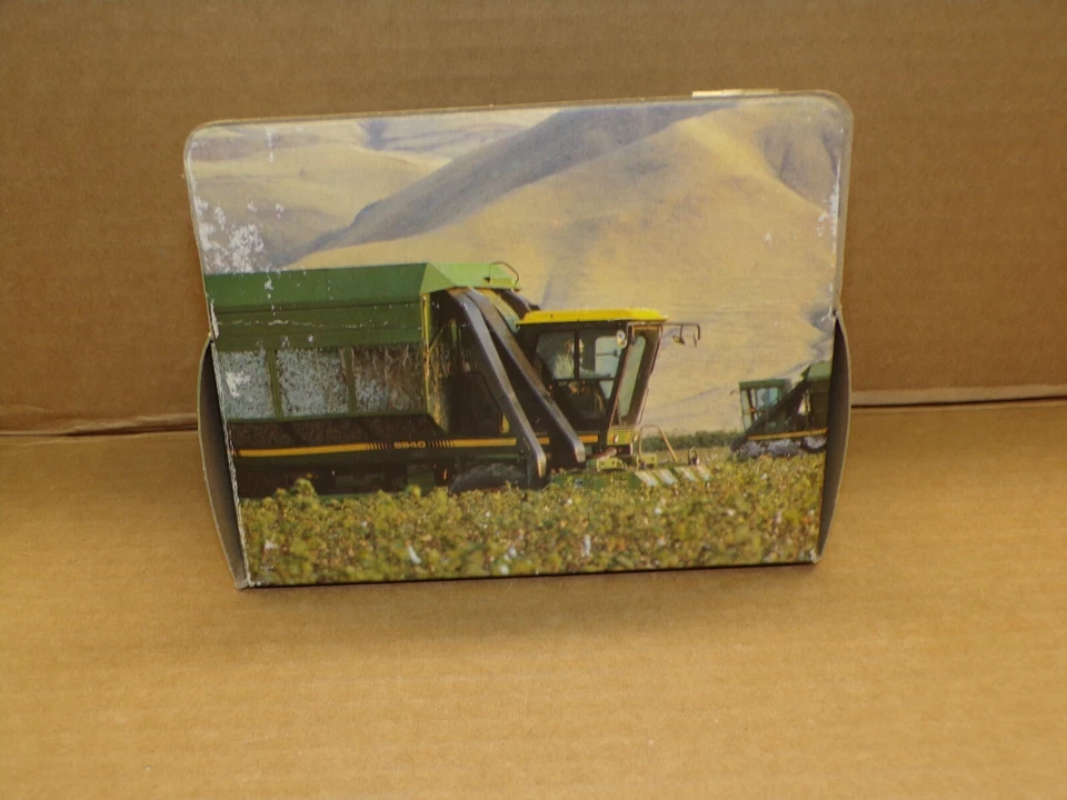 VINTAGE ERTL JOHN DEERE COTTON PICKER #1000EO ~ MINT IN OPEN BOX ! - Image 4 of 4