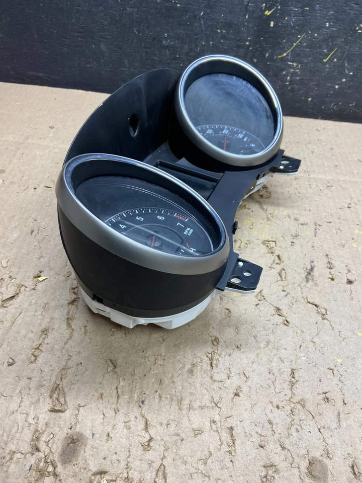 2012 Jeep Grand Cherokee Speedometer Gauge Cluster OEM u5667 DG - Image 2 of 4