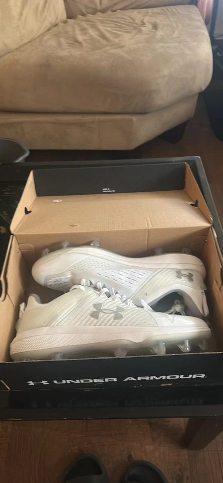 UA Yard Low MT TPU white 11.5 men’s baseball cleats brand new in box - Image 3 of 4