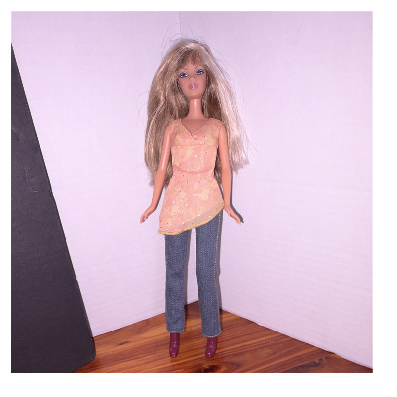 Barbie Fashion Doll Blonde Straight Hair Brown Eyes Outfit Shoes Accessories