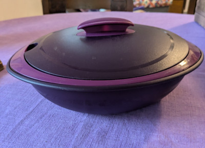 Tupperware lila Auflaufform isoliert zum Warmhalten von Speisen 2,1L 5006A-4