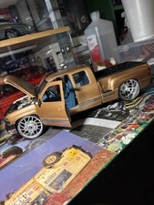 1999 Chevrolet Silverado Z71 Extended Cab Black 1:18 Scale Welly Die Cas