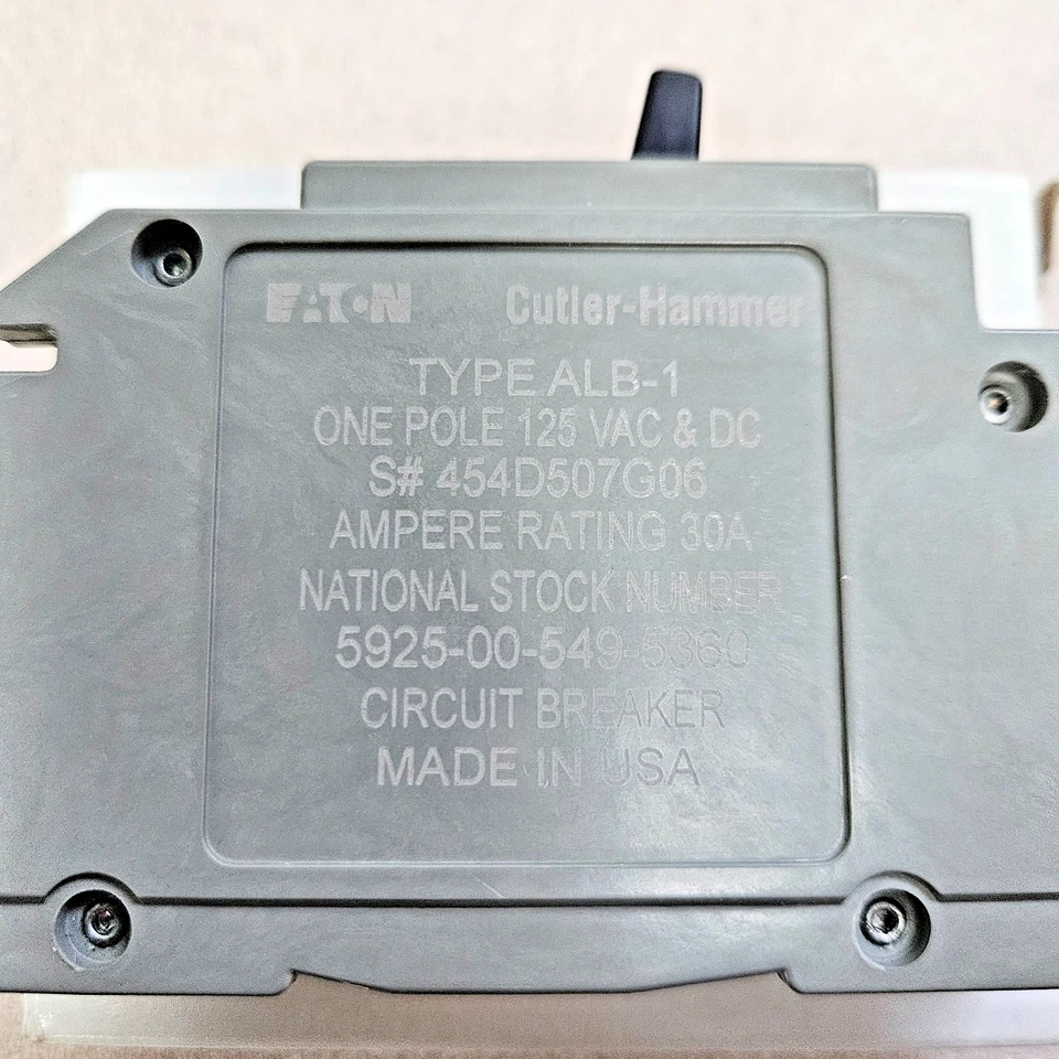 Eaton 1P, 30A/125VAC Circuit Breaker, 454D507G06, NSN 5925-01-138-9593, New - Image 2 of 4
