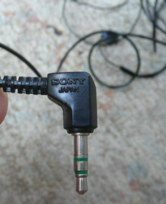 1982 Sony MDR-E252 (B) Fontopia First Ever Inner Ear Headphones w