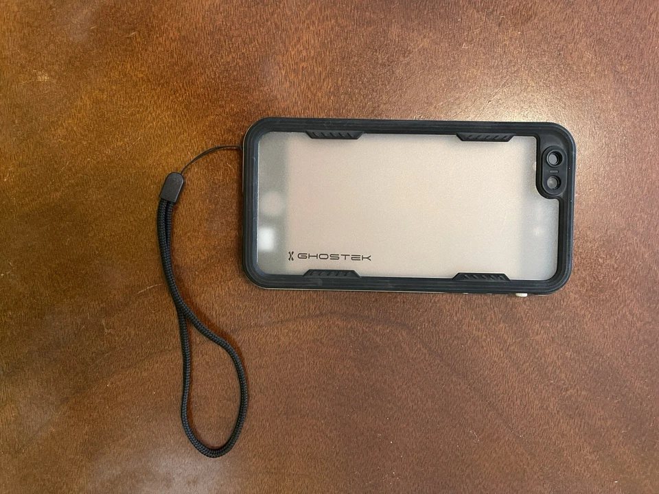 Funda delgada atómica Ghostek plateada y negra para Apple iPhone 7 y 8 Plus Foto 2 de 2