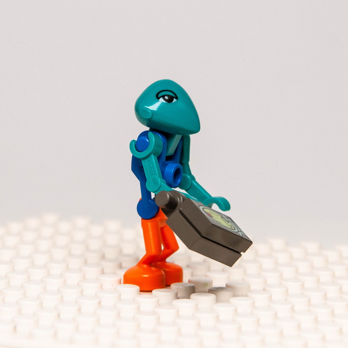 LEGO LoM Minifigure: Martian, Blue Body Orange Legs (lom018) Life 