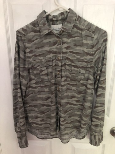 American Eagle XS Damen grün Camouflage Knopfleiste Bluse Shirt neu ohne Etikett