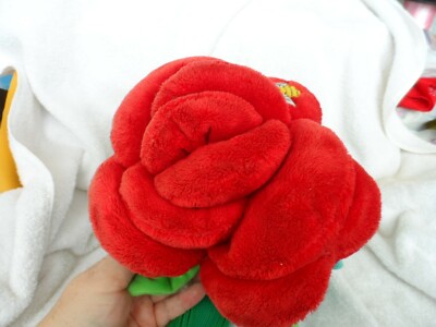 Large red flower w/ bumble bee GOLF Club COVER by Daphne display picture 1