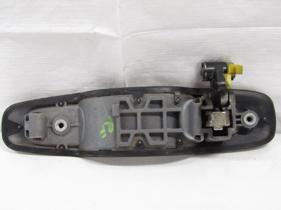 Conjunto exterior manija puerta delantera derecha Suzuki Vitara XL-7 2003-2006 FABRICANTE DE EQUIPOS ORIGINALES Foto 3 de 4