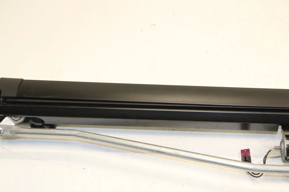 2010-2015 BMW 750Li xDrive Janela Traseira Guarda-sol Rolo Persiana com Tampas de Cobertura - Imagem 3 de 4