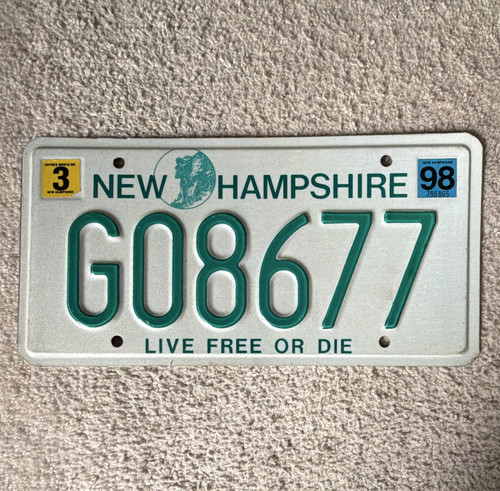 New Hampshire License Plate Government G08677 1998