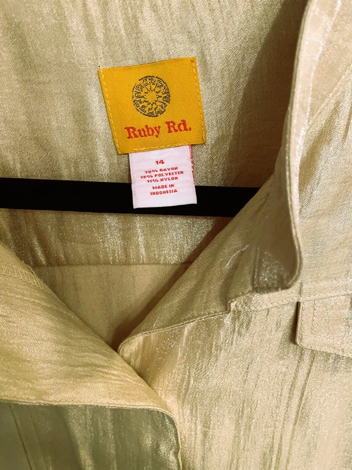 Ruby Rd Women's Gold Metallic Cropped Jacket Shirt Size 14 Holiday Party Sparkle - Image 4 of 4