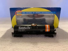 Athearn #73201 HO Scale Santa Fe Single Dome Tank Car #98021