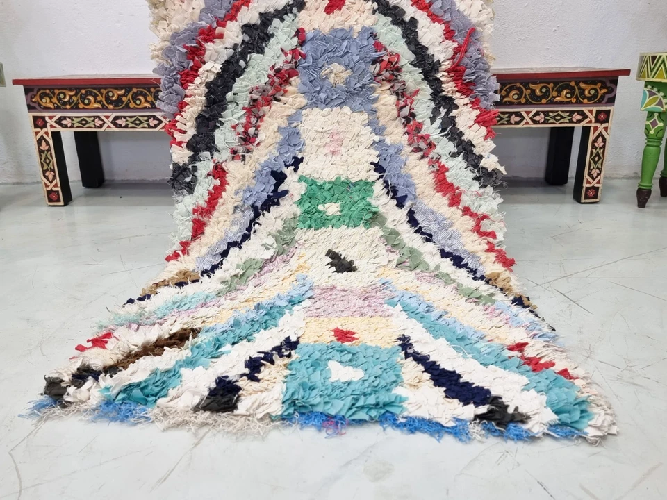 Alfombra marroquí hecha a mano vintage 2'3x5'7 alfombra bereber a rayas blanca y roja de algodón Foto 4 de 4