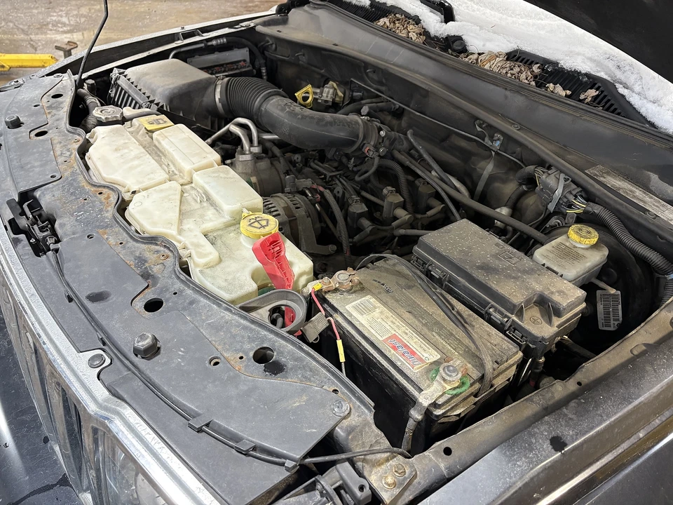 Conjunto de filtro de aire usado se adapta a: Jeep Liberty 2009 3,7 grado A Foto 3 de 4