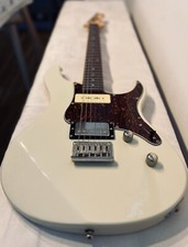 Yamaha Pacifica 311H - Vintage White