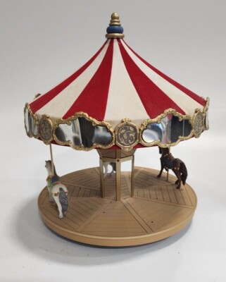 Hallmark Keepsake Ornament Carousel Display w/ 2 Horses lights up and spins 2004