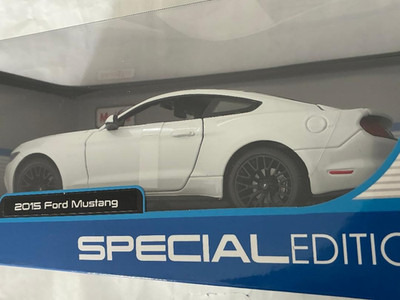 NEW Maisto 2015 Ford Mustang GT SPECIAL EDITION White 1:18 Diecast MIB Model Car
