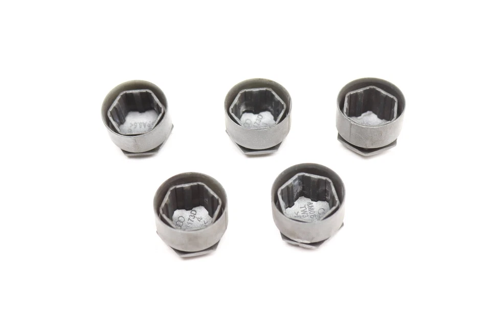 AUDI R8 2016-2018 2020-2023 - JUEGO DE TAPAS / TUERCA / PERNO 4M0601173D Foto 3 de 4