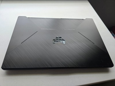 ASUS TUF Gaming A17 FA706NF 17.3'' Ryzen 5 8GB 512gb SSD RTX 2050 Win 11