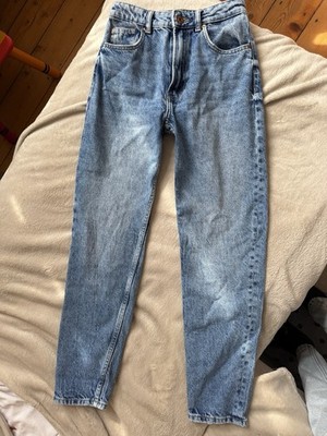 Bershka High Waist Mom Jeans Jeanshose Karottenjeans Tapered Fit