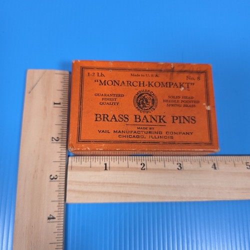 Spille da banco vintage Monarch Kompakt in ottone scatola completa n. 8 Vail Mfg Chicago - Foto 2 di 9