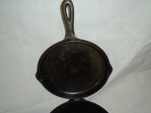 Cast Iron Pot W/Hinged Skillet Lid Bread Making 8FS W/ Lid 4 IN 1 Set USA READ - Picture 5 of 16