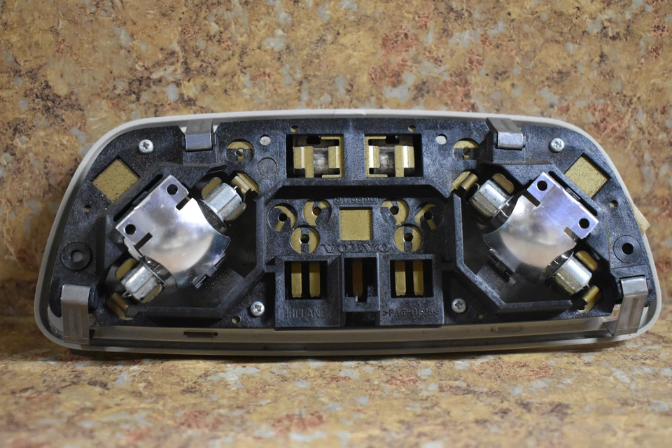 Volvo S80 1993-2003 interior trasero cúpula central mapa claro bronceado marfil beige Foto 2 de 2