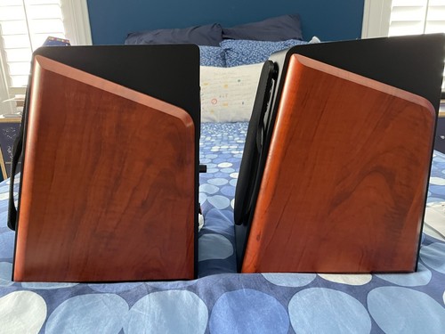 Amazon Basics Bookshelf Speakers - Picture 3 of 11