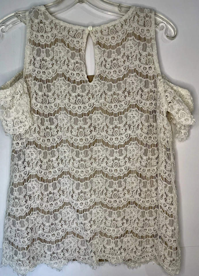 Rose & Olive Ecru Fully Lined LACE Cold Shoulder Short Sleeve Top- SZ Med Boho - Image 3 of 4