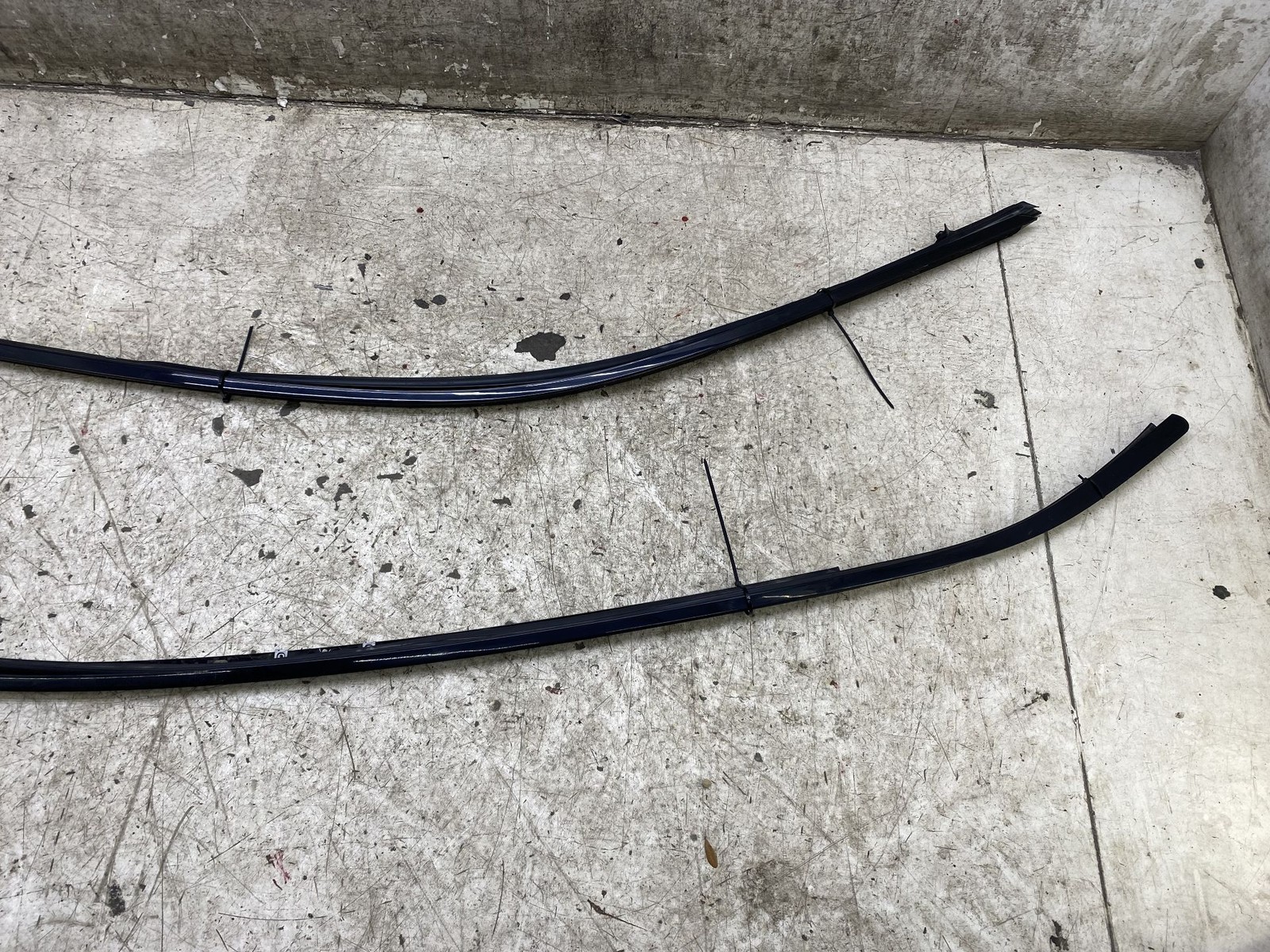 2020-2025 ASTON MARTIN DBX OEM LEFT RIGHT UPPER WINDOW FINISH MOLDING TRIM SET